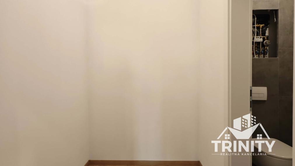 Na prenájom krásny 3-izbový byt s terasou v Nových Zámkoch