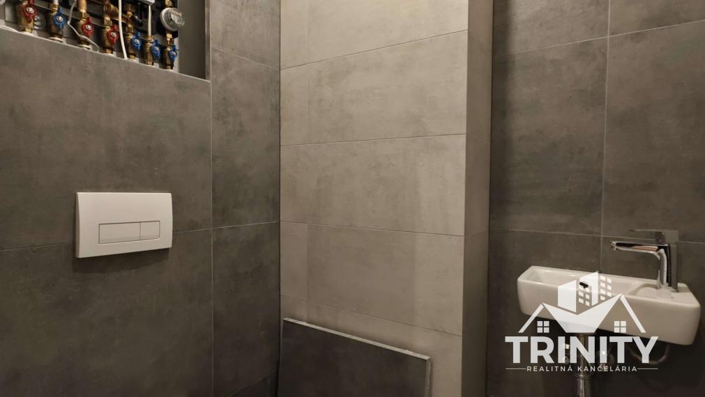 Na prenájom krásny 3-izbový byt s terasou v Nových Zámkoch