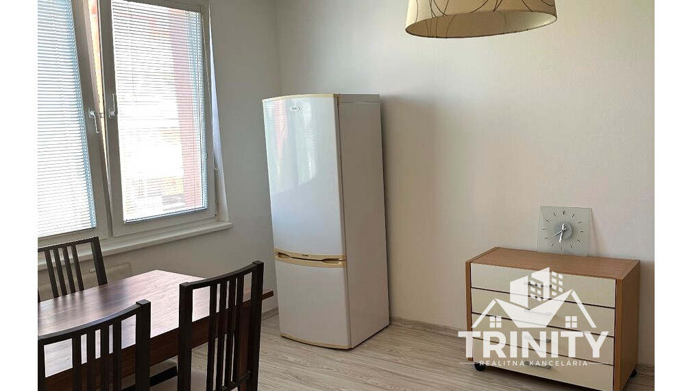 TRINITY - NA prenájom zariadený 1-izbový byt v Nových Zámkoch
