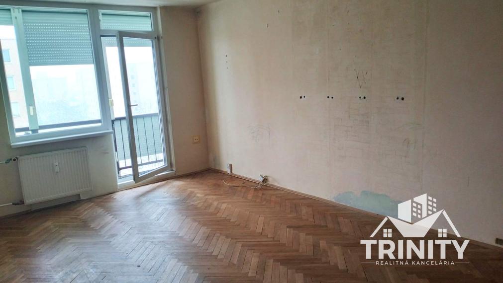 Na predaj 4-izbový byt s balkónom v meste Nové Zámky