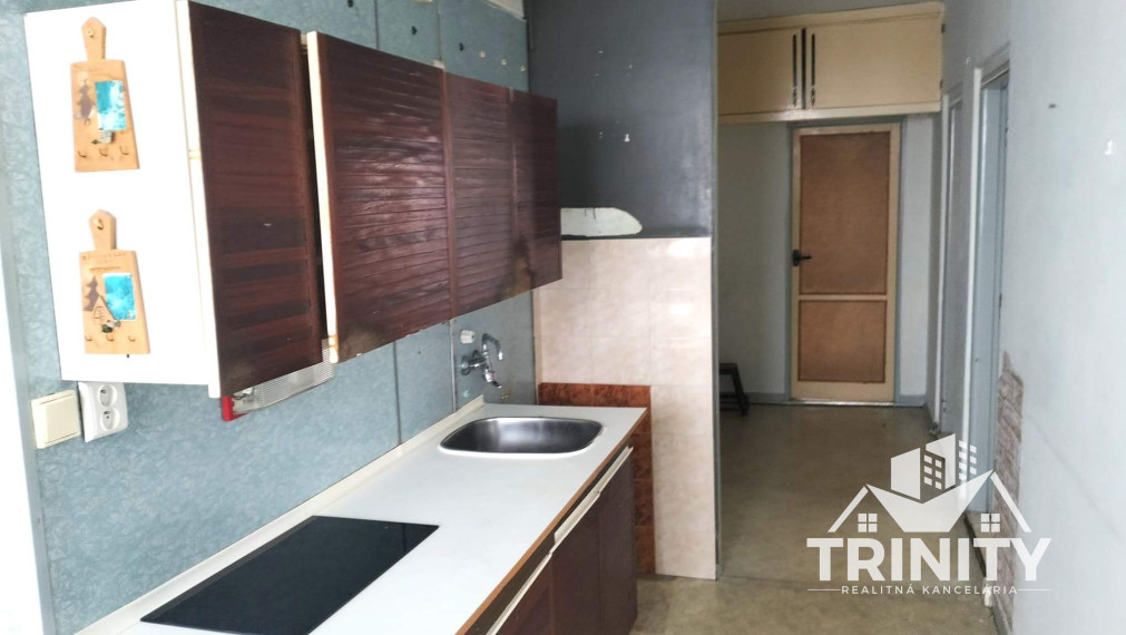 Na predaj 4-izbový byt s balkónom v meste Nové Zámky