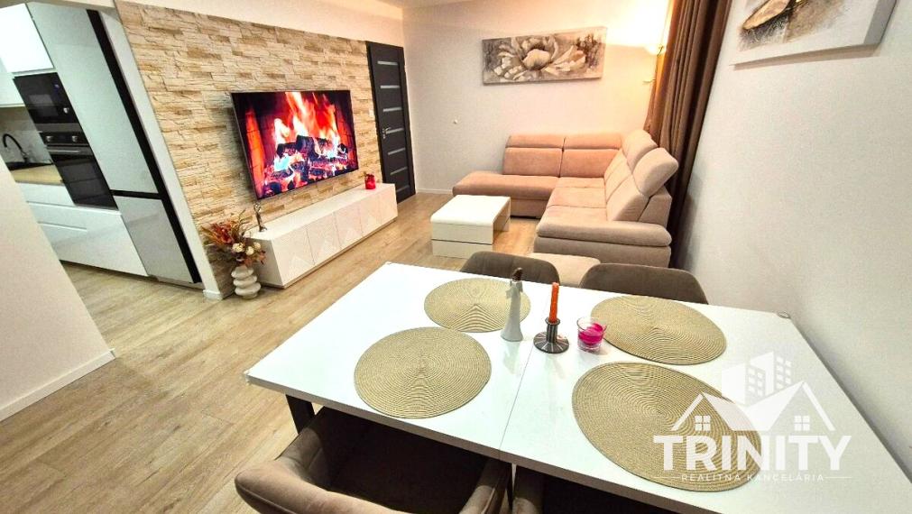 Na prenájom kompletne zariadený 3-izbový byt s balkónom v meste Nové Zámky