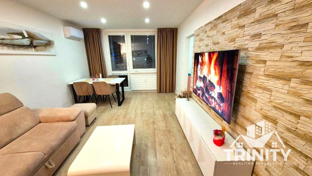 Na prenájom kompletne zariadený 3-izbový byt s balkónom v meste Nové Zámky