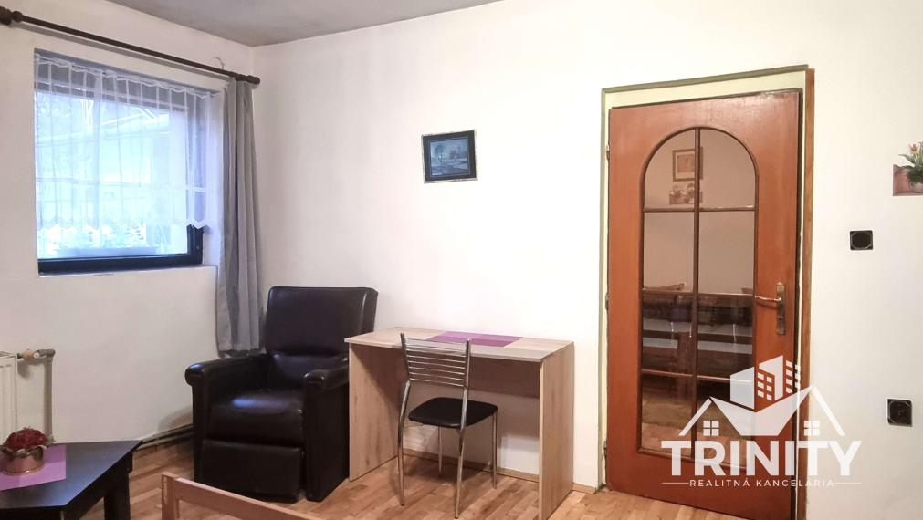 Na prenájom 1-izbový byt v rodinnom dome v meste Nové Zámky