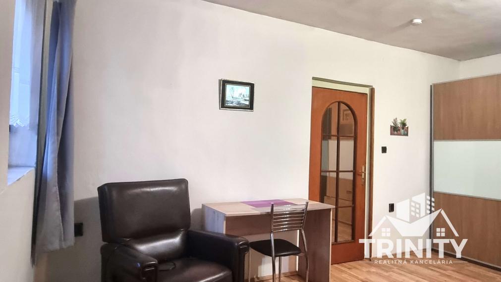 Na prenájom 1-izbový byt v rodinnom dome v meste Nové Zámky