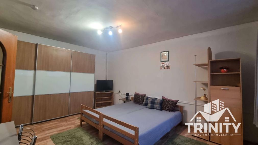 Na prenájom 1-izbový byt v rodinnom dome v meste Nové Zámky