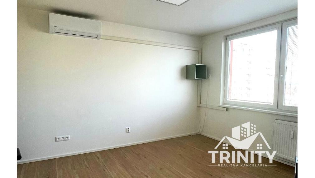 Na prenájom moderne zrekonštruovaný 1-izbový byt v meste Nové Zámky