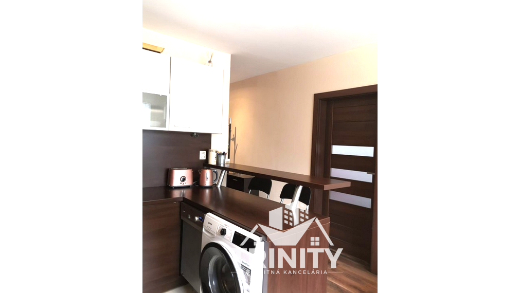 Na prenájom kompletne zariadený 1-izbový byt v meste Nové Zámky