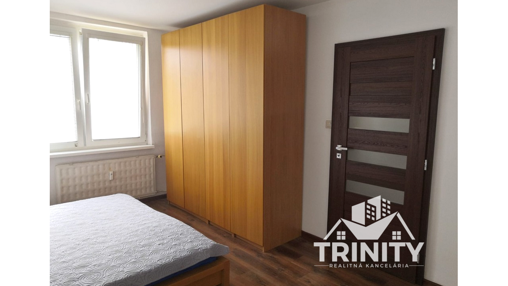 Na prenájom kompletne zariadený 1-izbový byt v meste Nové Zámky