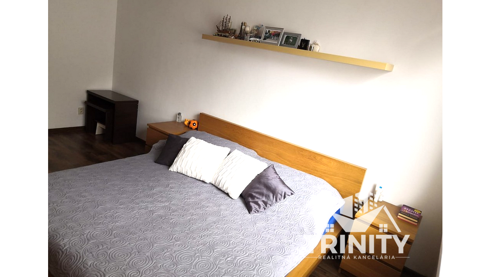 Na prenájom kompletne zariadený 1-izbový byt v meste Nové Zámky