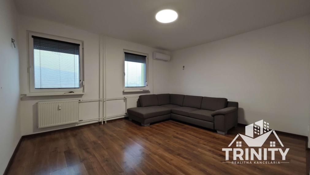 EXKLUZÍVNE - Na prenájom 1-izbový byt v Nových Zámkoch