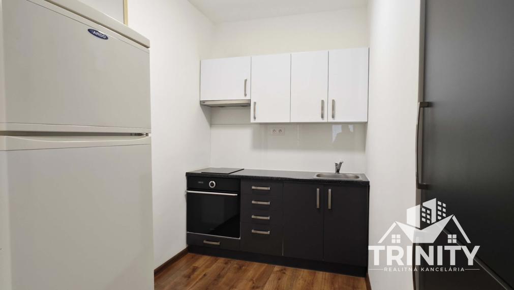 EXKLUZÍVNE - Na prenájom 1-izbový byt v Nových Zámkoch