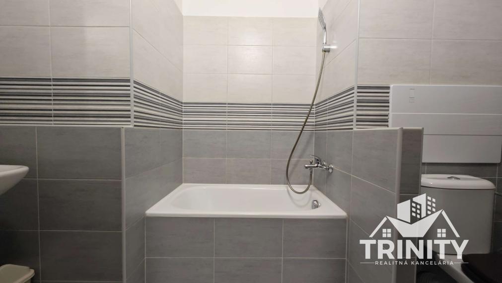 EXKLUZÍVNE - Na prenájom 1-izbový byt v Nových Zámkoch