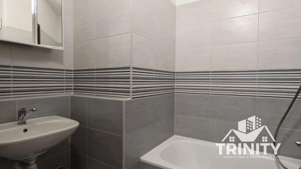 EXKLUZÍVNE - Na prenájom 1-izbový byt v Nových Zámkoch