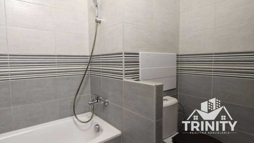 EXKLUZÍVNE - Na prenájom 1-izbový byt v Nových Zámkoch