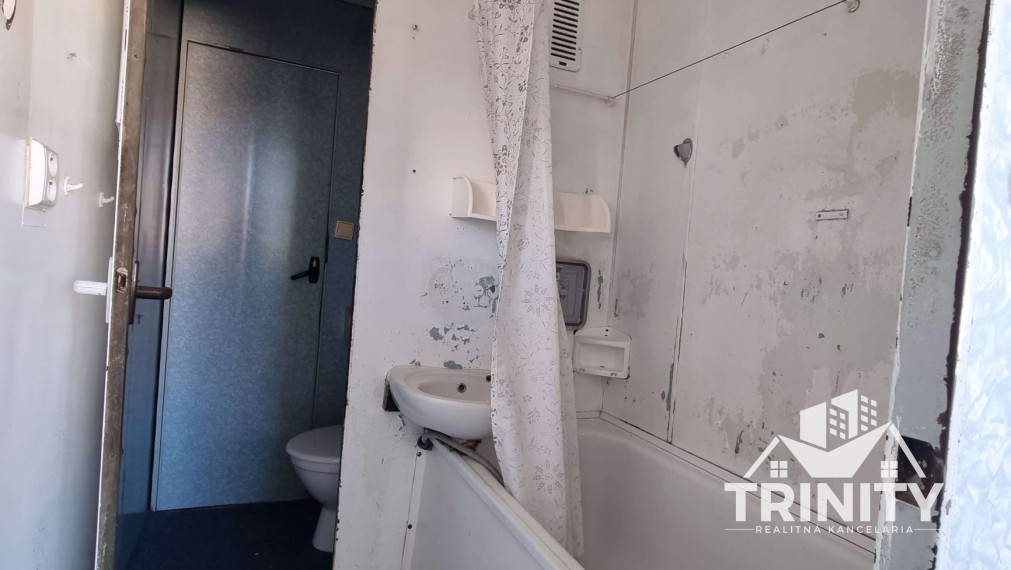 Na prenájom 4-izbový byt s balkónom v meste Nové Zámky