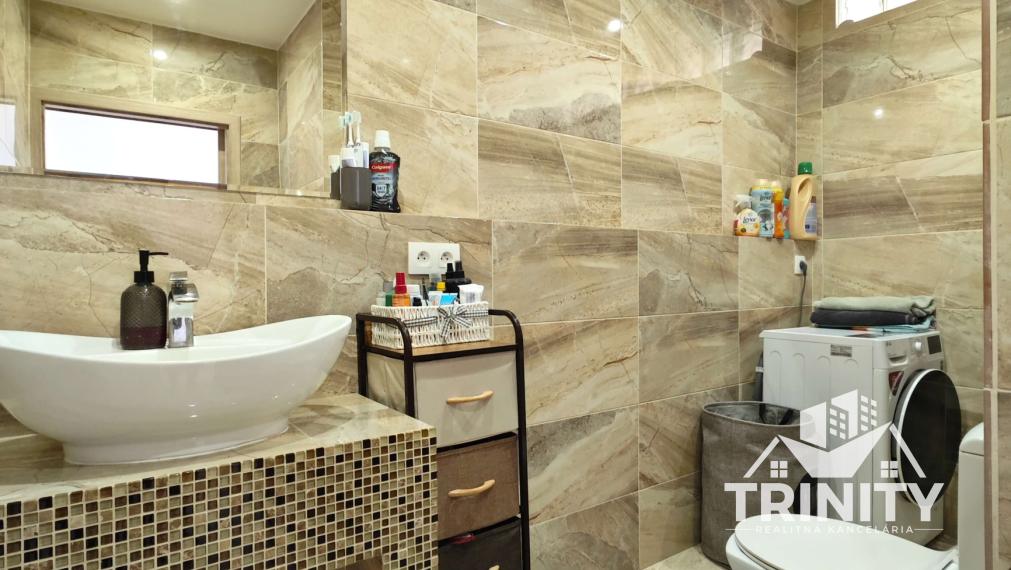 EXKLUZÍVNE - Na predaj 2-izbový byt s dvomi balkónmi v Nových Zýmkoch