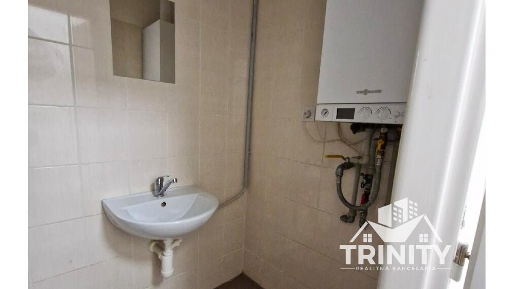 Na prenájom obchodný priestor v centre mesta v Nových Zámkoch