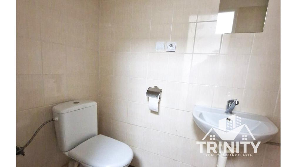 Na prenájom obchodný priestor v centre mesta v Nových Zámkoch