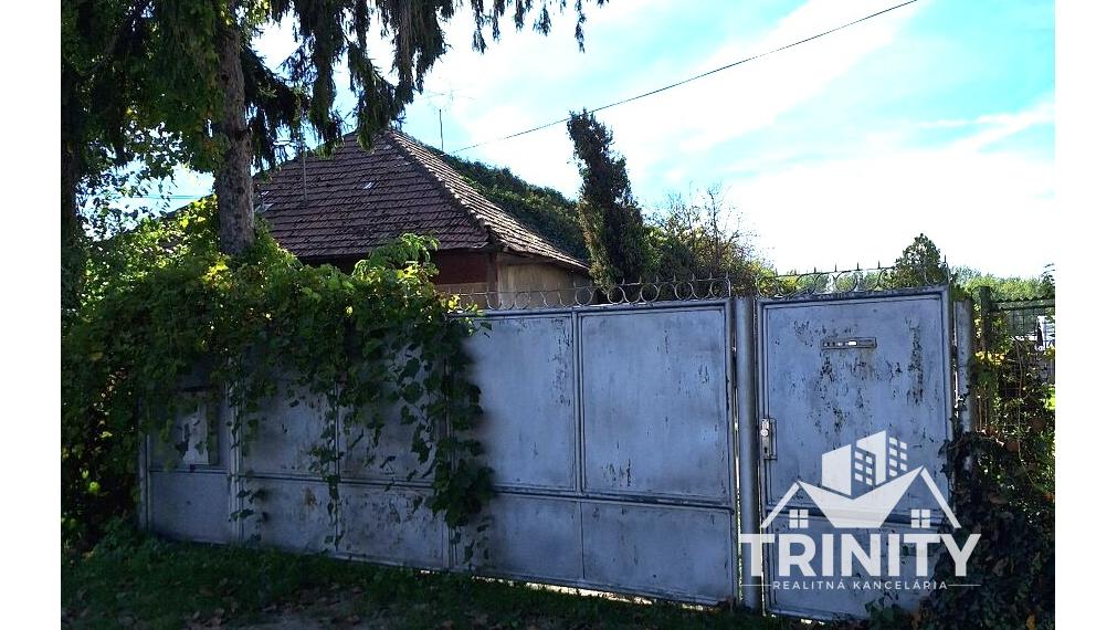 Na predaj veľký stavebný pozemok v obci Imeľ