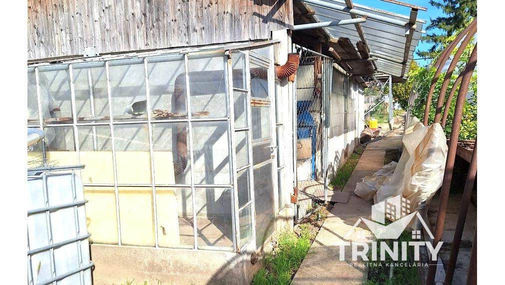 Na predaj veľký stavebný pozemok v obci Imeľ