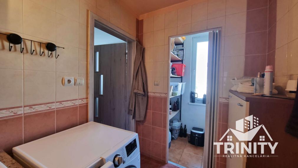 Na predaj 3-izbový byt s dvomi balkónmi v meste Nové Zámky