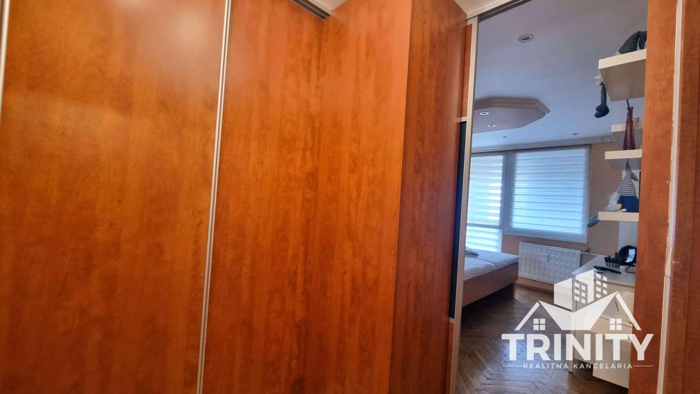 Na predaj 3-izbový byt s dvomi balkónmi v meste Nové Zámky