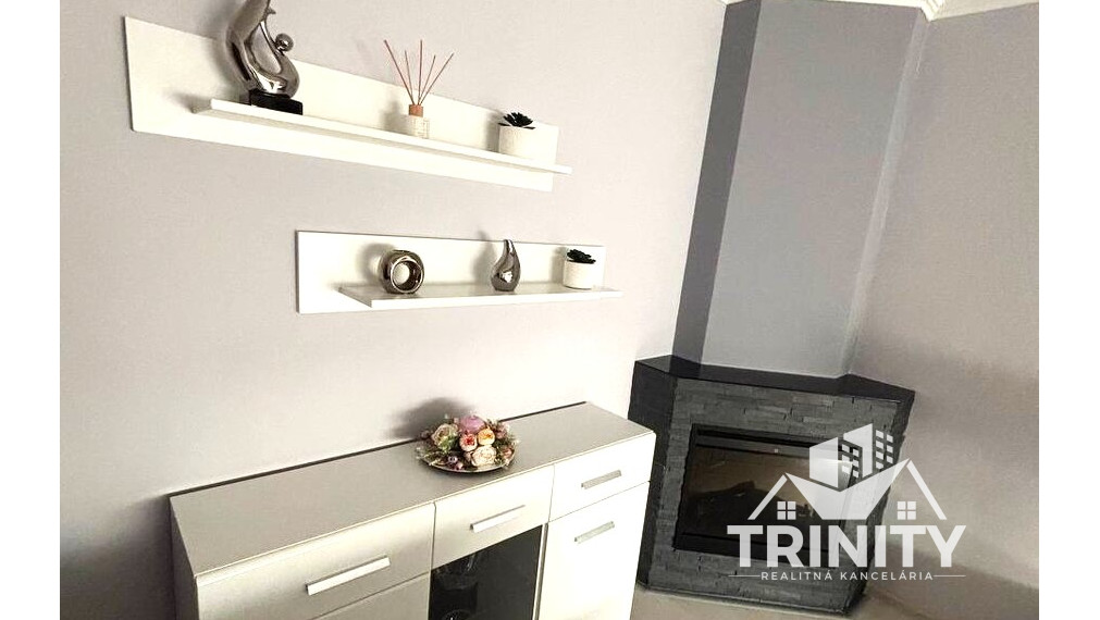 Na predaj kompletne zrekonštruovaný 3- izbový byt s dvomi balkónmi v meste Nové Zámky