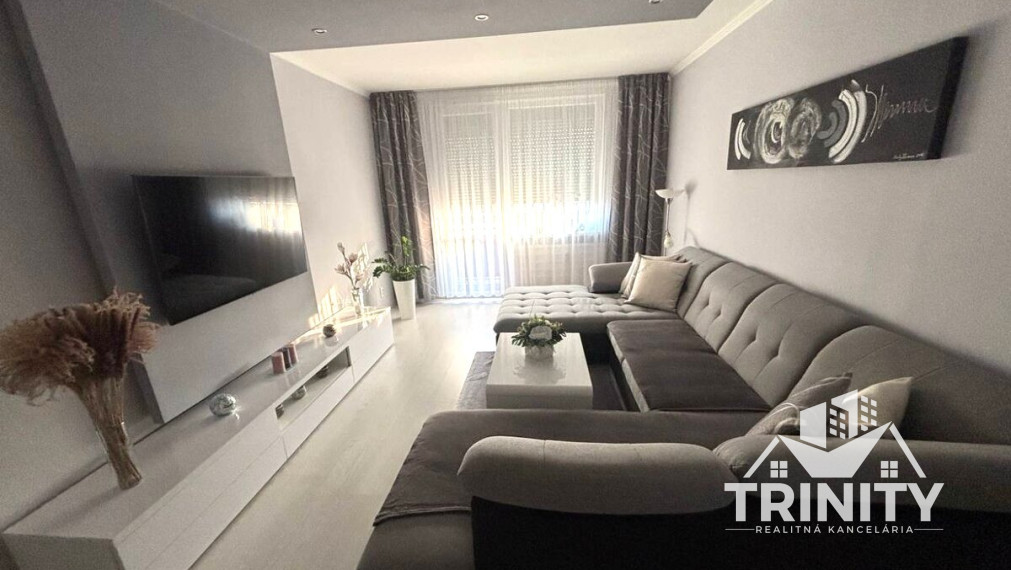 Na predaj kompletne zrekonštruovaný 3- izbový byt s dvomi balkónmi v meste Nové Zámky