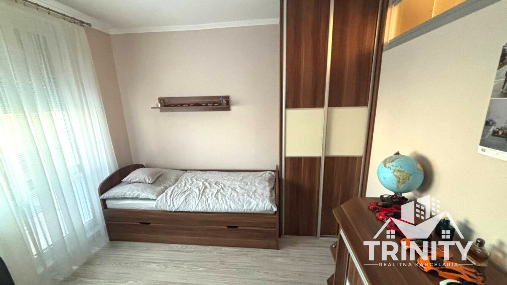 Na predaj kompletne zrekonštruovaný 3- izbový byt s dvomi balkónmi v meste Nové Zámky