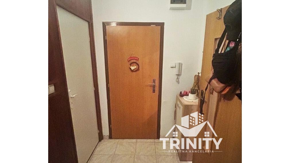 Na predaj 3-izbový byt s loggiou v Nových Zámkoch