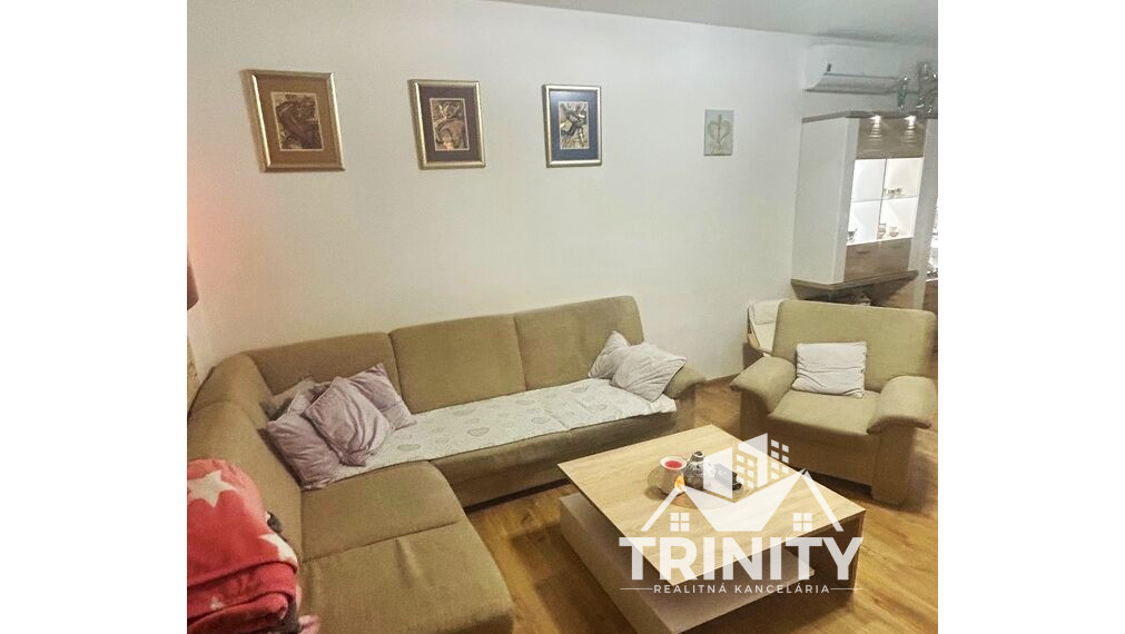 Na predaj 3-izbový byt s loggiou v Nových Zámkoch