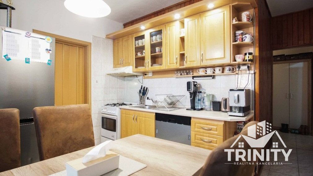 Na predaj 3-izbový byt s loggiou v Nových Zámkoch