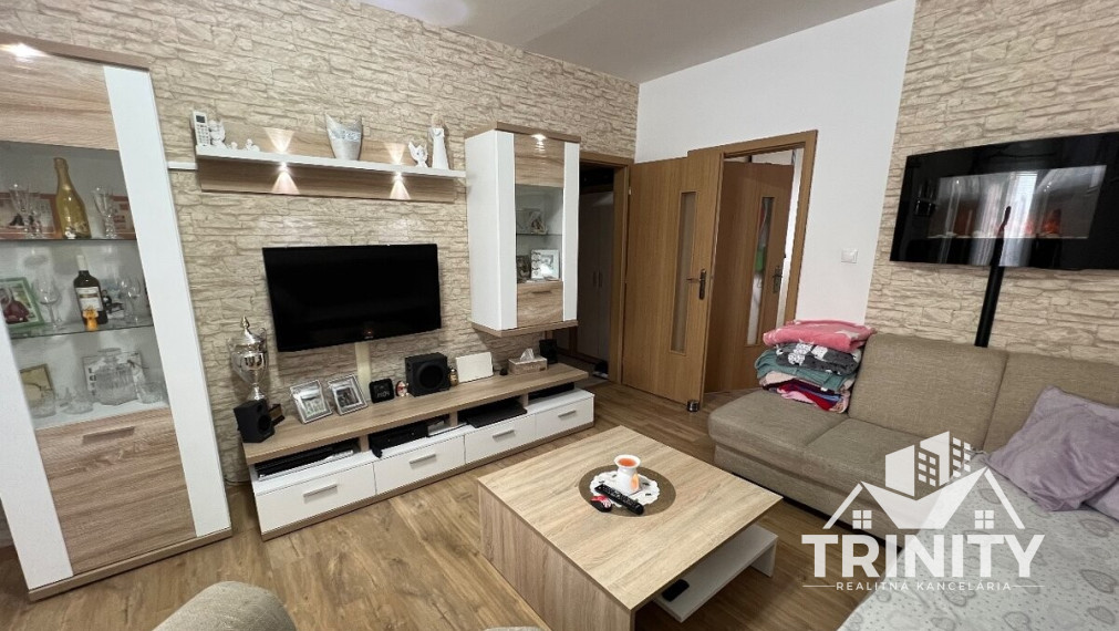 Na predaj 3-izbový byt s loggiou v Nových Zámkoch