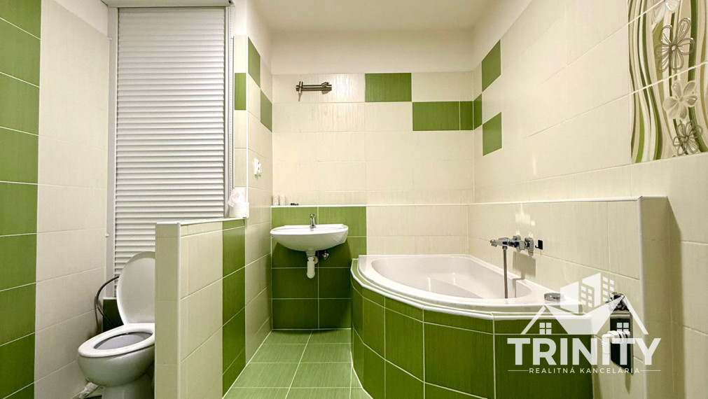 Na predaj 3-izbový byt  s loggiou v Nových Zámkoch