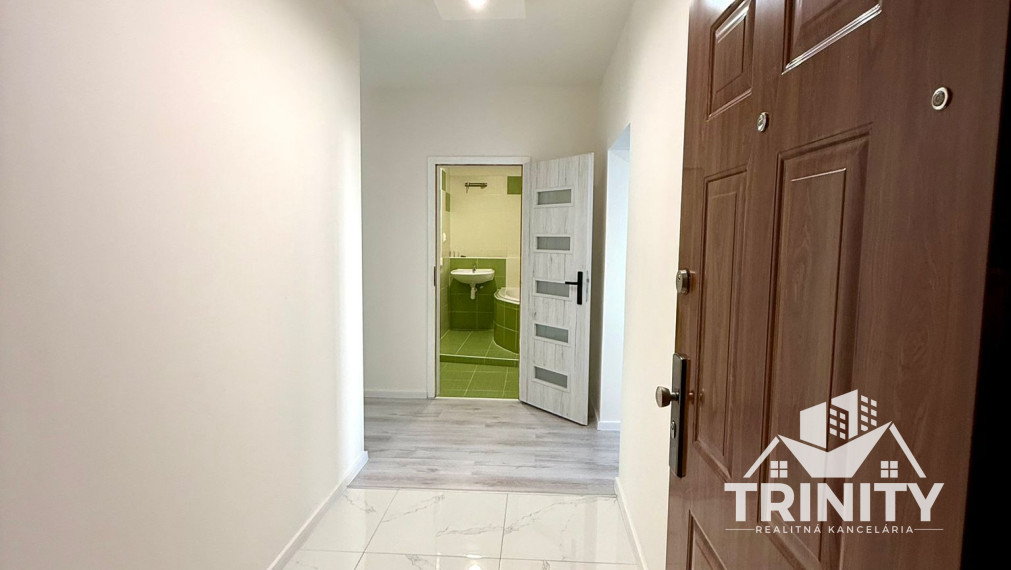 Na predaj 3-izbový byt  s loggiou v Nových Zámkoch