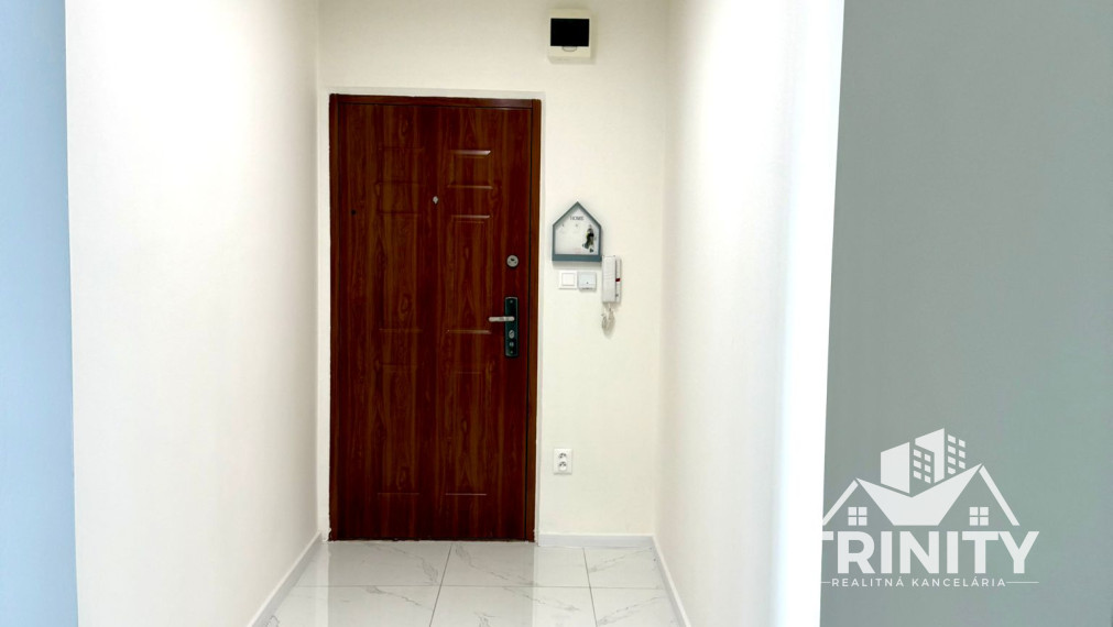 Na predaj 3-izbový byt  s loggiou v Nových Zámkoch