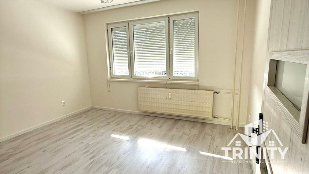 Na predaj 3-izbový byt  s loggiou v Nových Zámkoch