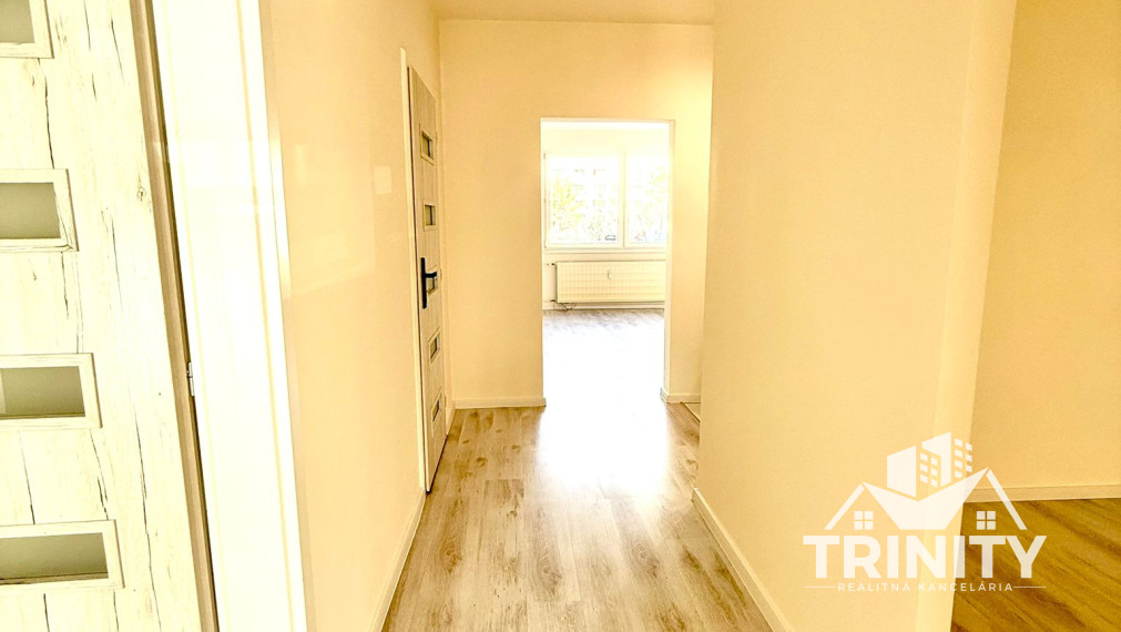 Na predaj 3-izbový byt  s loggiou v Nových Zámkoch