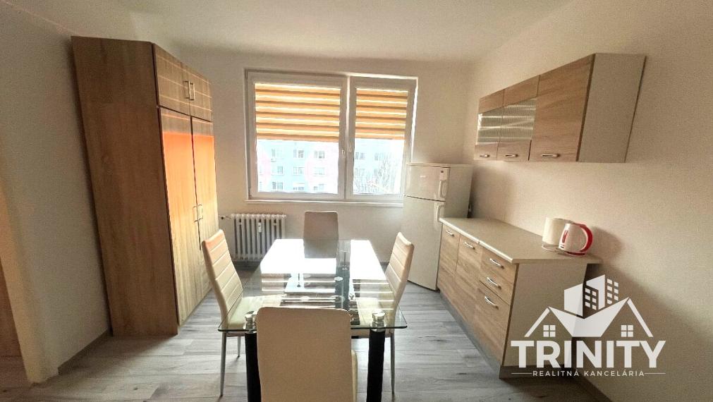 Na prenájom zariadený 1-izbový byt v meste Nové Zámky