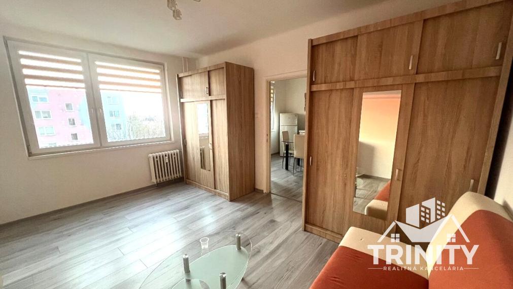 Na prenájom zariadený 1-izbový byt v meste Nové Zámky