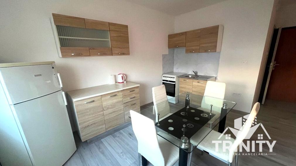 Na prenájom zariadený 1-izbový byt v meste Nové Zámky