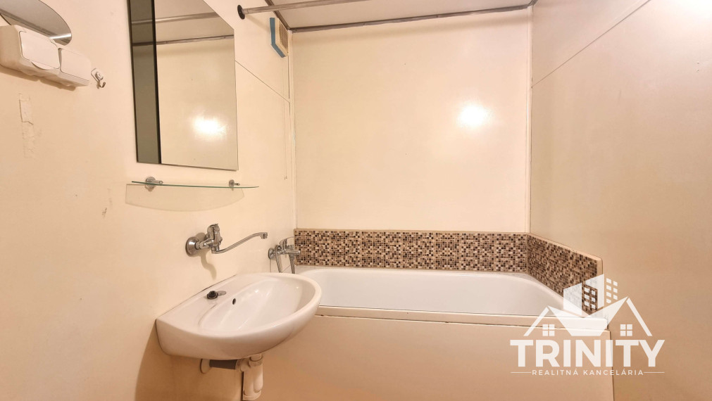 Na predaj 2-izbový byt s balkónom v Nových Zámkoch