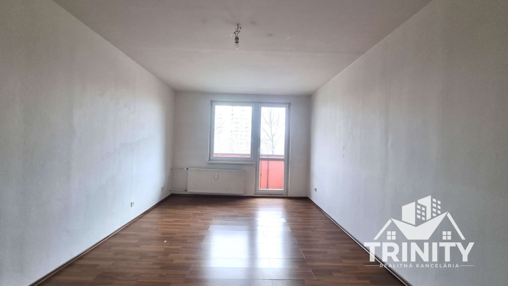 Na predaj 2-izbový byt s balkónom v Nových Zámkoch