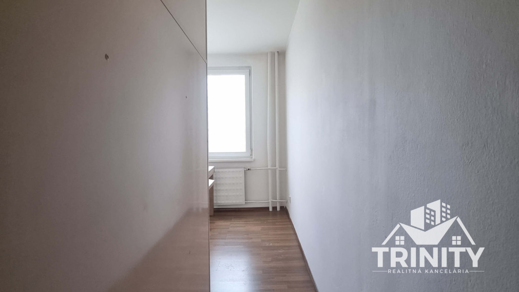 Na predaj 2-izbový byt s balkónom v Nových Zámkoch