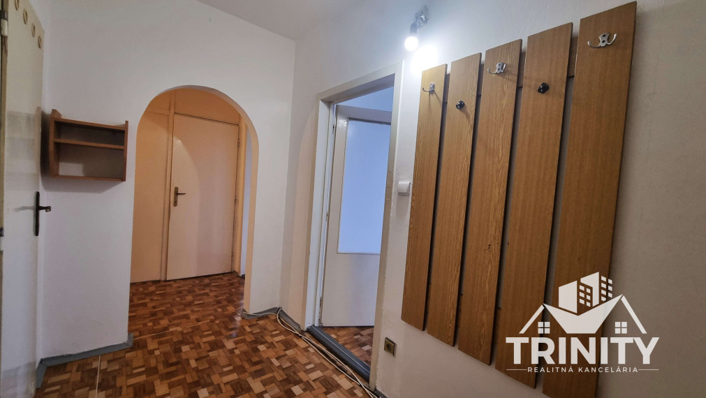 Na predaj 2-izbový byt s balkónom v Nových Zámkoch