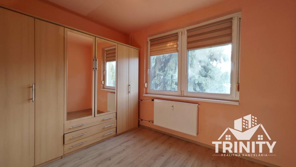 EXKLUZÍVNE - Na predaj prerobená garsónka v meste Komárno, video-obhliadka