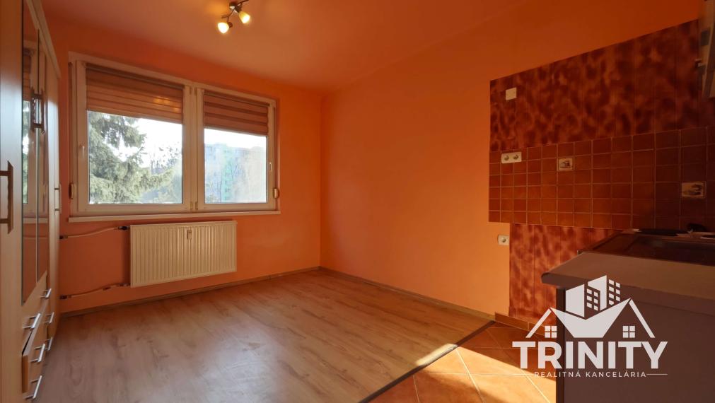 EXKLUZÍVNE - Na predaj prerobená garsónka v meste Komárno, video-obhliadka