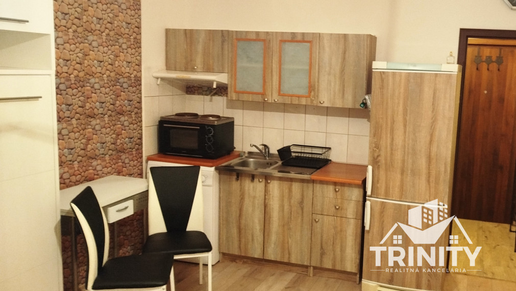 Na prenájom zariadená garsónka v meste Nové Zámky