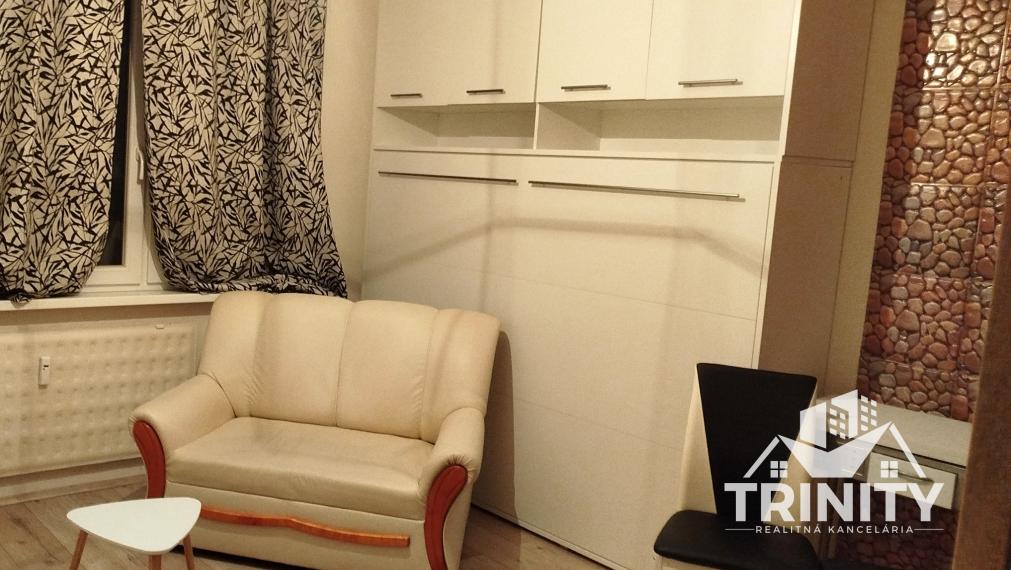 Na prenájom zariadená garsónka v meste Nové Zámky